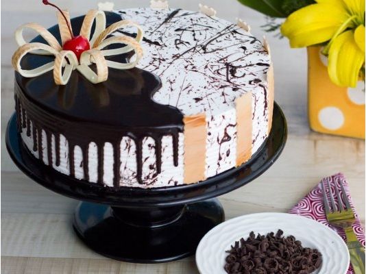 1 KG Celebration cake